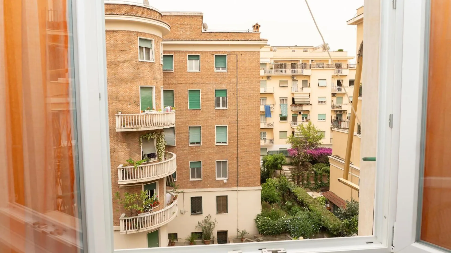 Sommy Apartment Rome 0*,  Italy